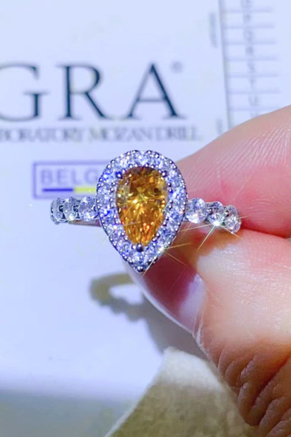 1 Carat Moissanite Contrast Teardrop Ring - Beautifeye Boutique