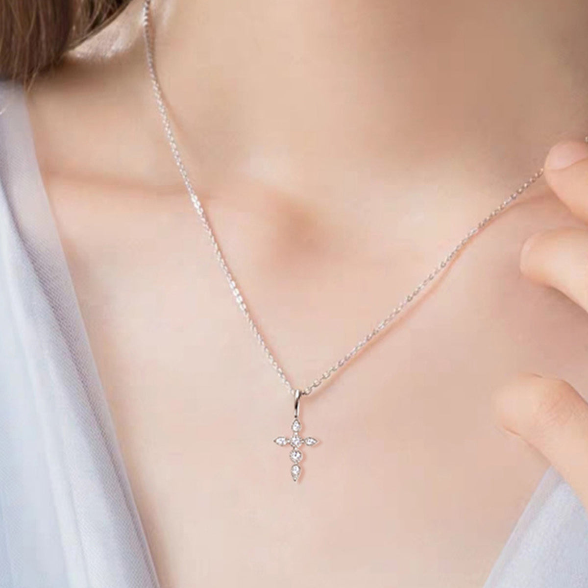 .925 Sterling Silver Moissanite Cross Pendant Necklace - Beautifeye Boutique