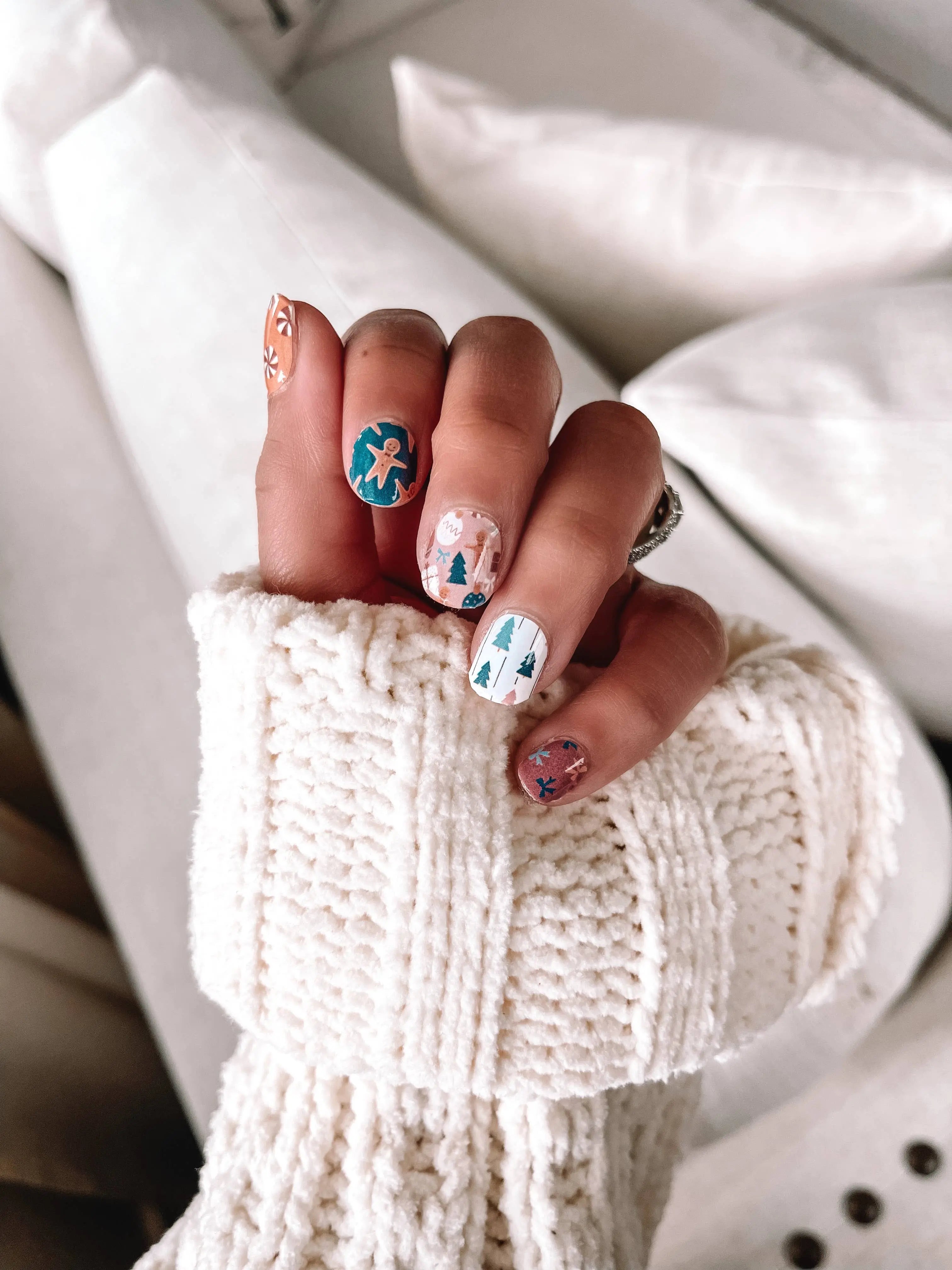 Cozy Cute Rustic Holiday Nail Polish Wrap - Beautifeye Boutique