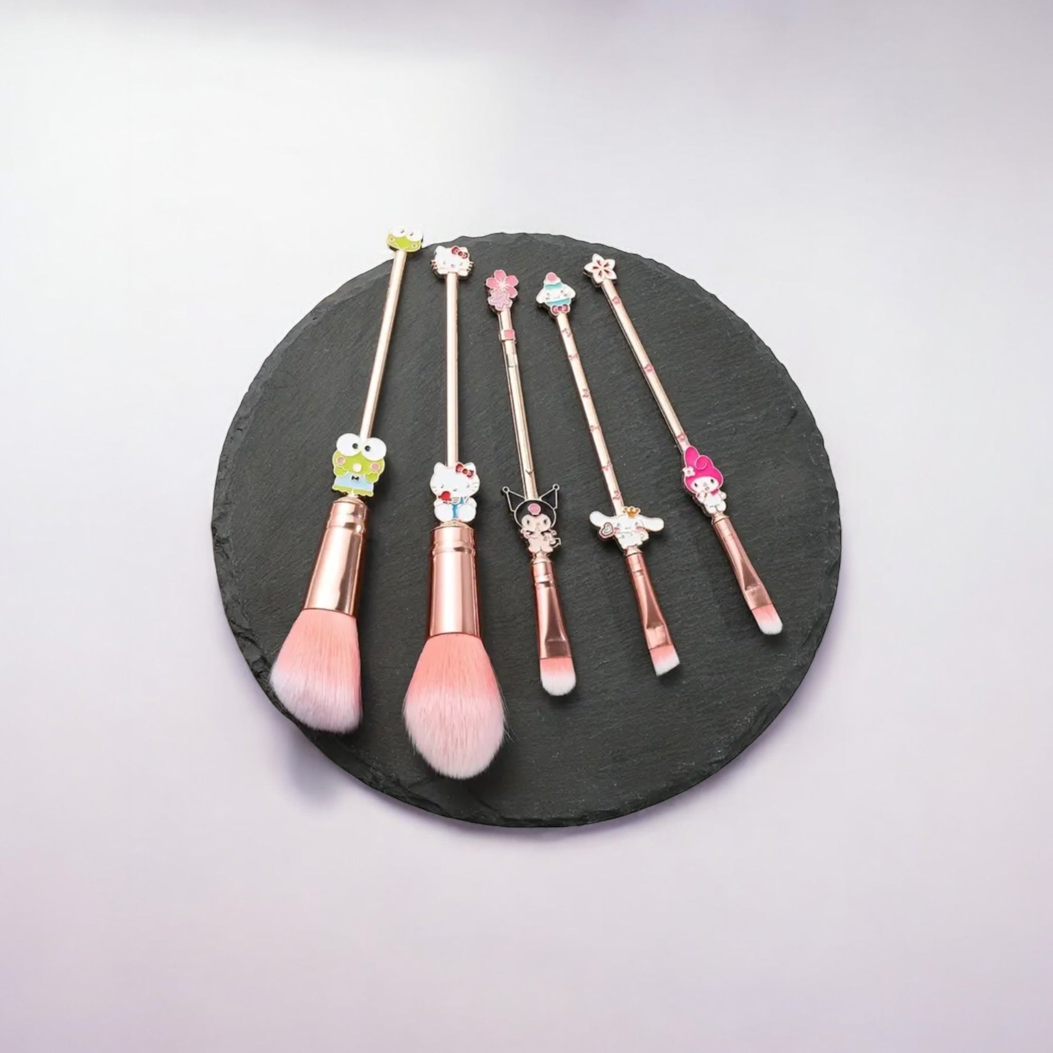 5 Piece Hello Kitty Makeup Brushes & Carrying Pouch - Beautifeye Boutique