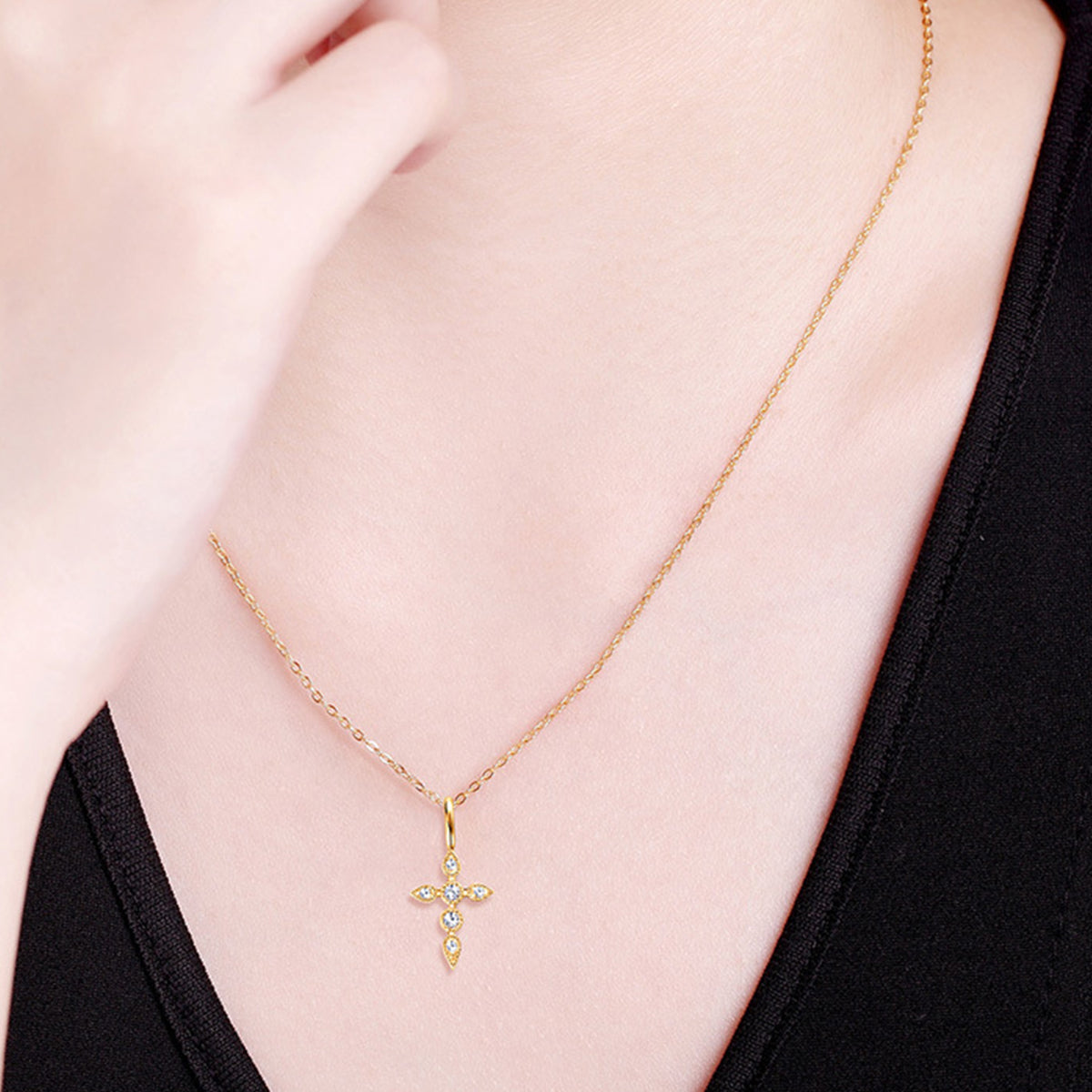 .925 Sterling Silver Moissanite Cross Pendant Necklace - Beautifeye Boutique