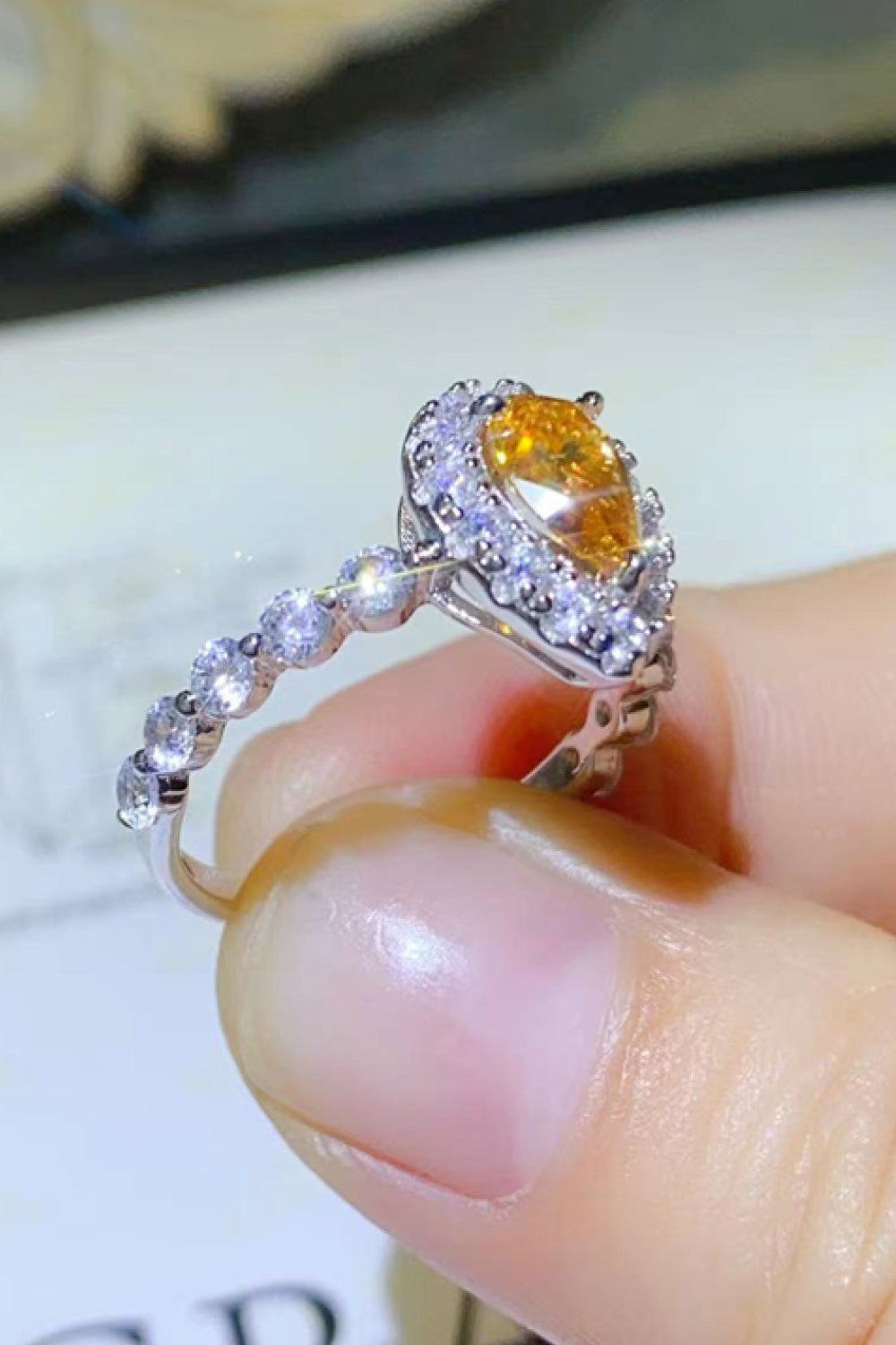 1 Carat Moissanite Contrast Teardrop Ring - Beautifeye Boutique